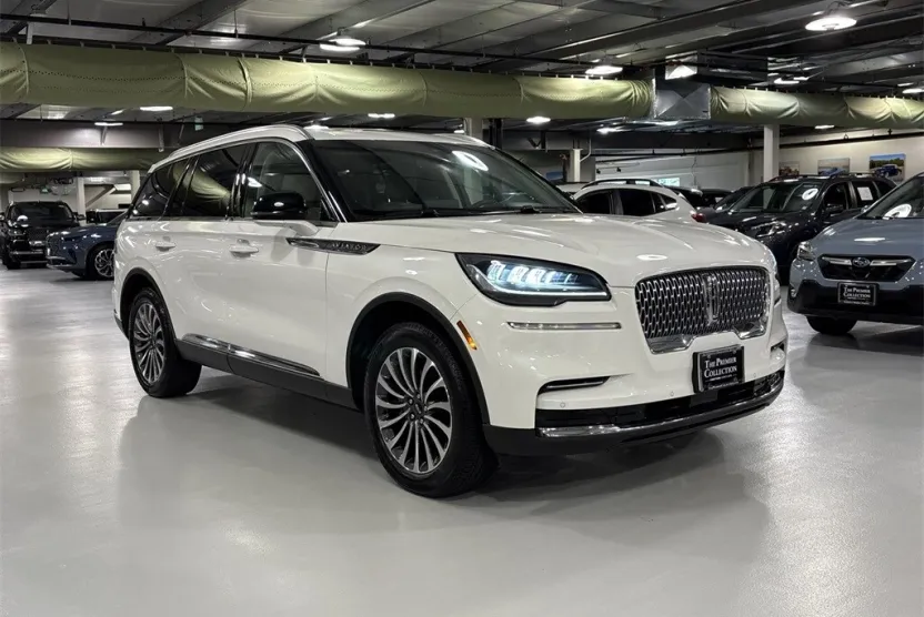 2022 Lincoln Aviator Standard photo 1