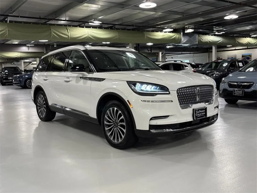 2022 Lincoln Aviator Standard photo 1