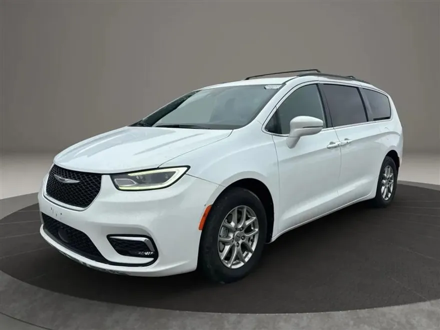 2022 Chrysler Pacifica Touring photo 1