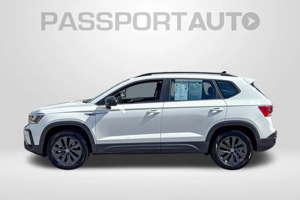 2022 Volkswagen Taos S photo 1