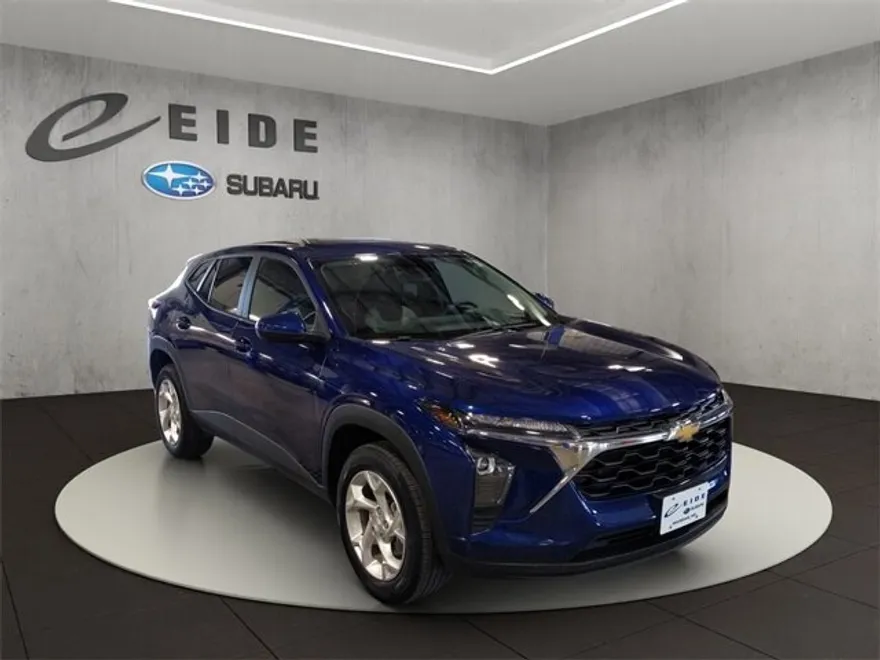 2024 Chevrolet Trax LS photo 1