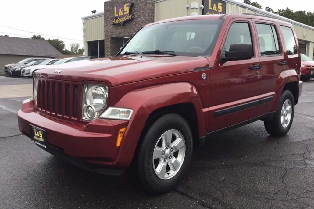 2012 Jeep Liberty Sport photo 1