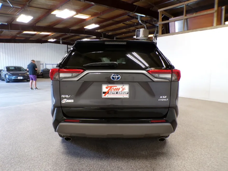2019 Toyota RAV4 Hybrid XSE photo 1