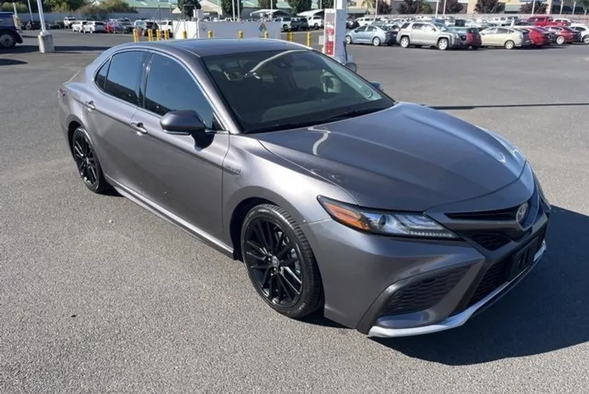 2021 Toyota Camry Hybrid XSE photo 1