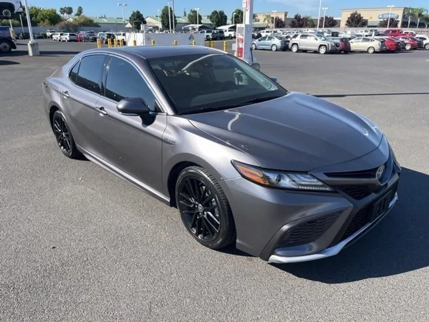 2021 Toyota Camry Hybrid XSE photo 1