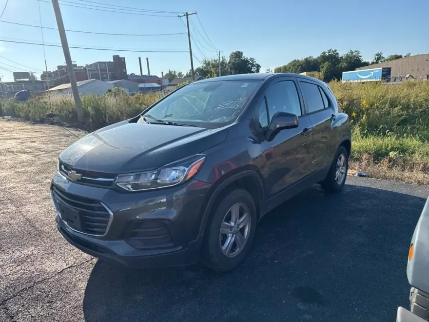 2020 Chevrolet Trax LS photo 1
