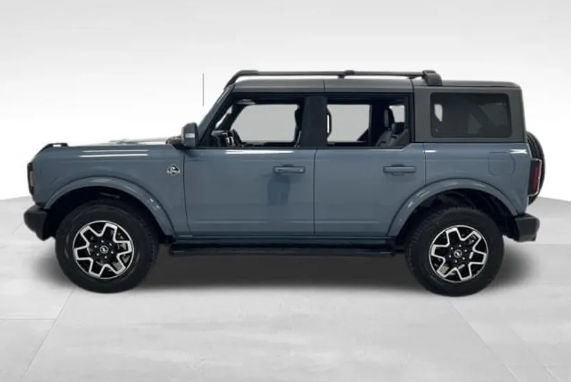 2023 Ford Bronco Outer Banks photo 1