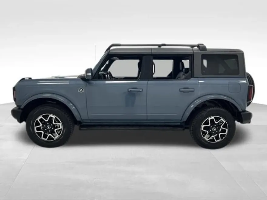 2023 Ford Bronco Outer Banks photo 1