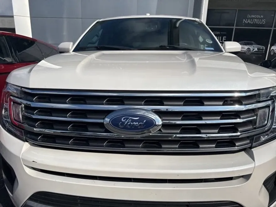 2019 Ford Expedition XLT photo 1