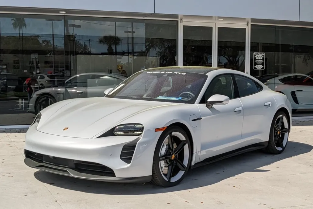 2023 Porsche Taycan GTS photo 1