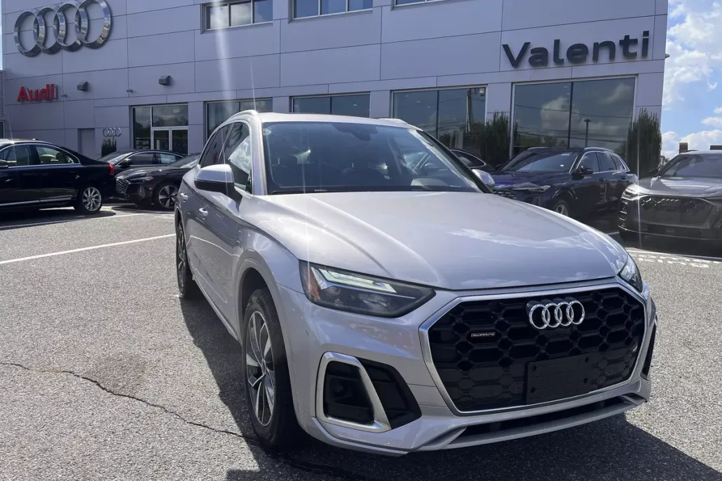 2022 Audi Q5 S line Premium Plus photo 1