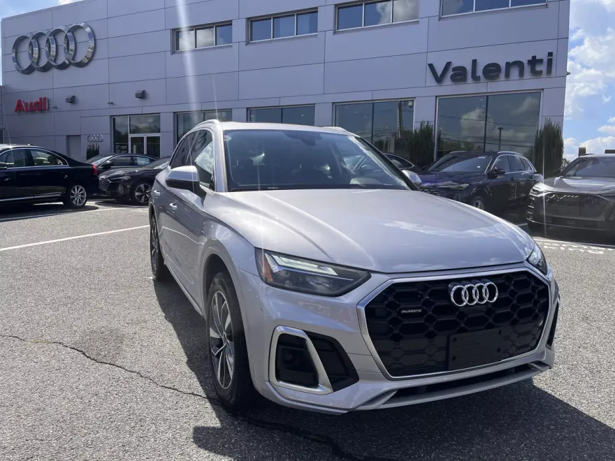 2022 Audi Q5 S line Premium Plus photo 1