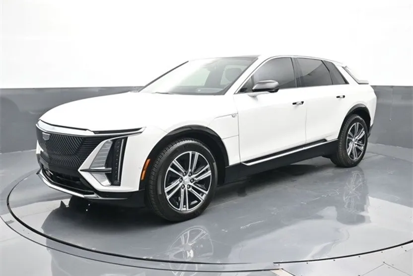 2025 Cadillac Lyriq Luxury photo 1