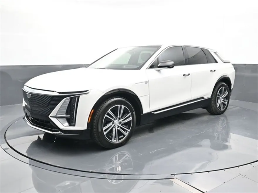 2025 Cadillac Lyriq Luxury photo 1