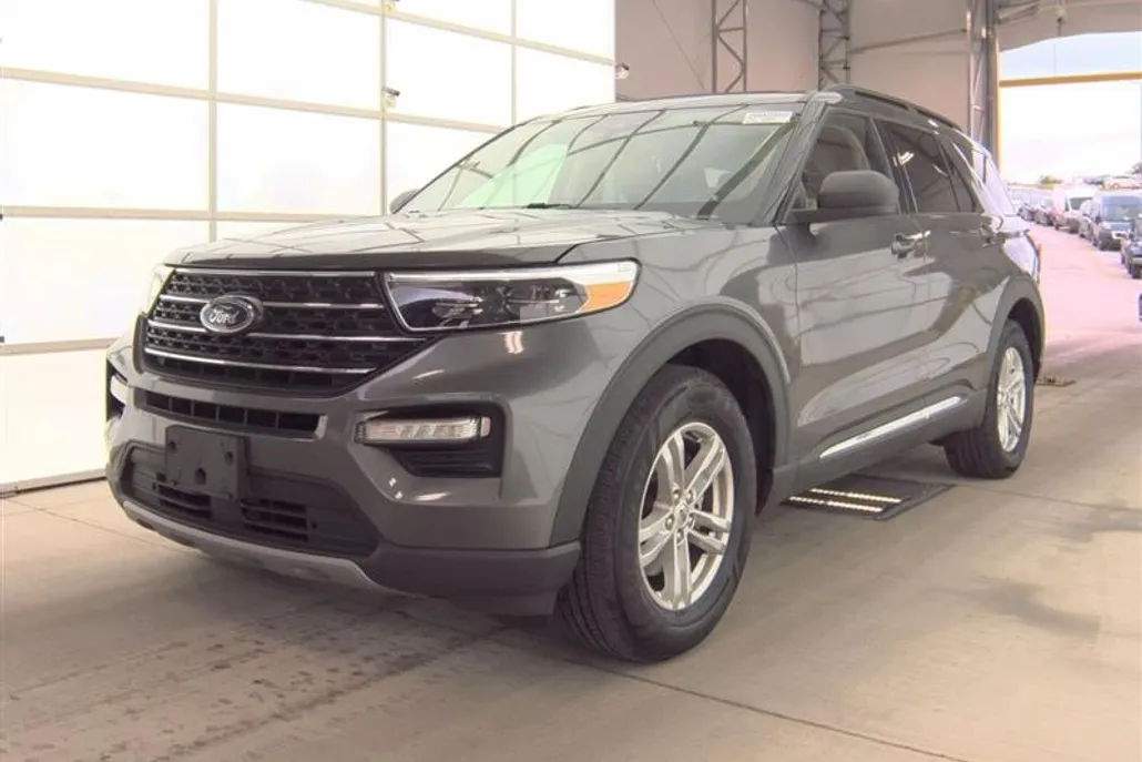 2020 Ford Explorer XLT photo 1