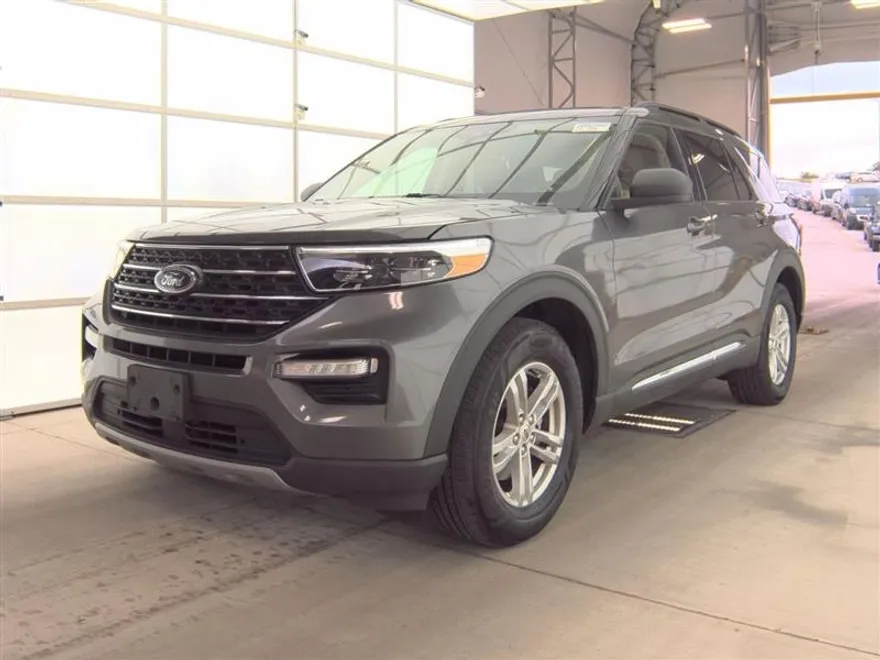 2020 Ford Explorer XLT photo 1