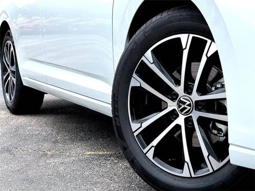 2026 Volkswagen Jetta 1.5T Sport photo 1