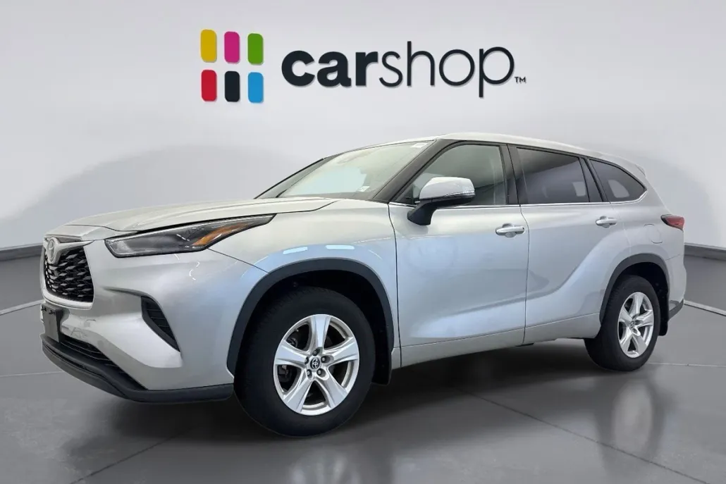 2022 Toyota Highlander L photo 1