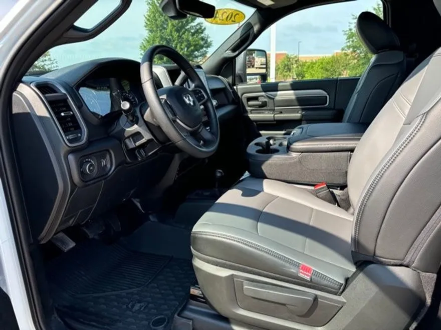 2024 Ram 5500 Tradesman photo 2