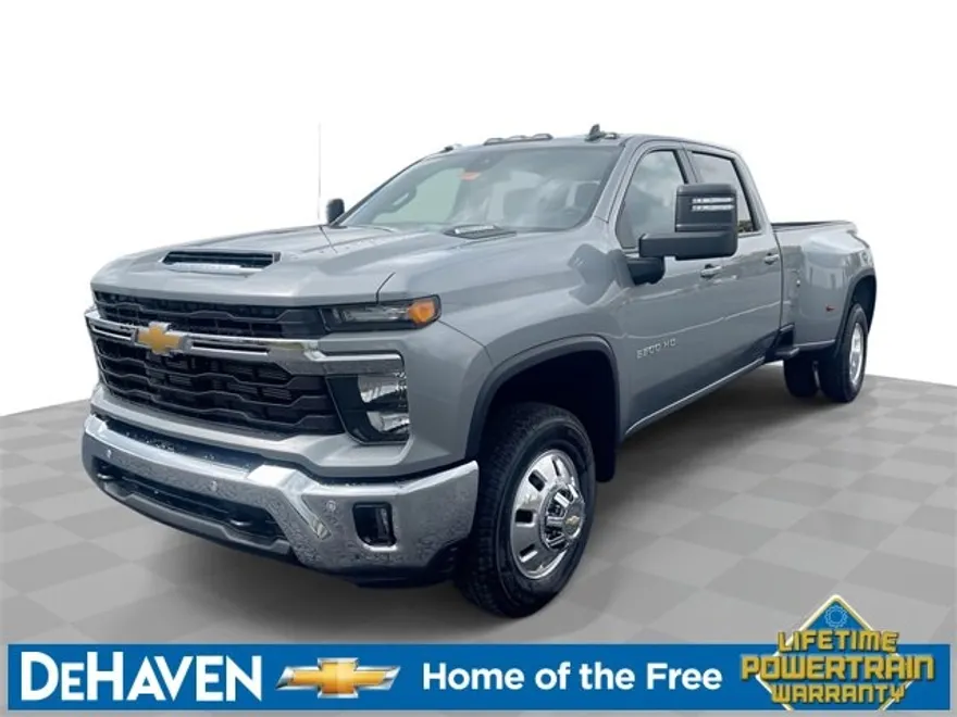 2026 Chevrolet Silverado 3500HD LT photo 1