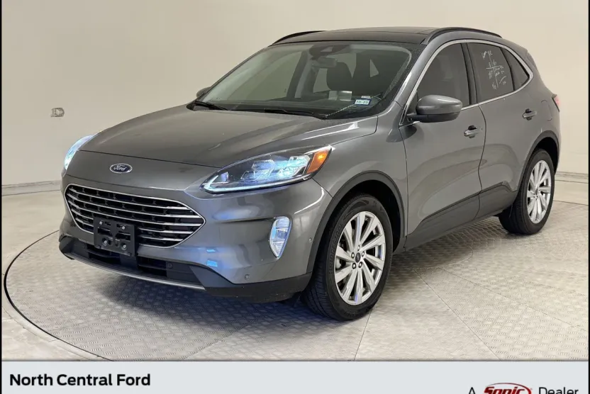 2022 Ford Escape Titanium photo 1