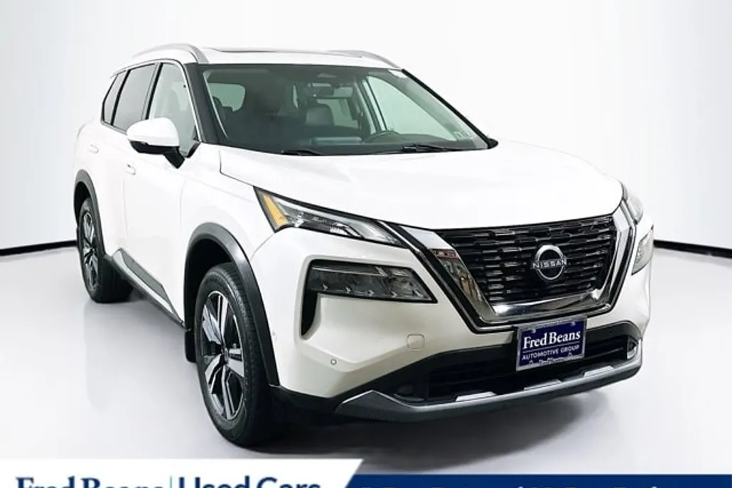 2022 Nissan Rogue SL photo 1