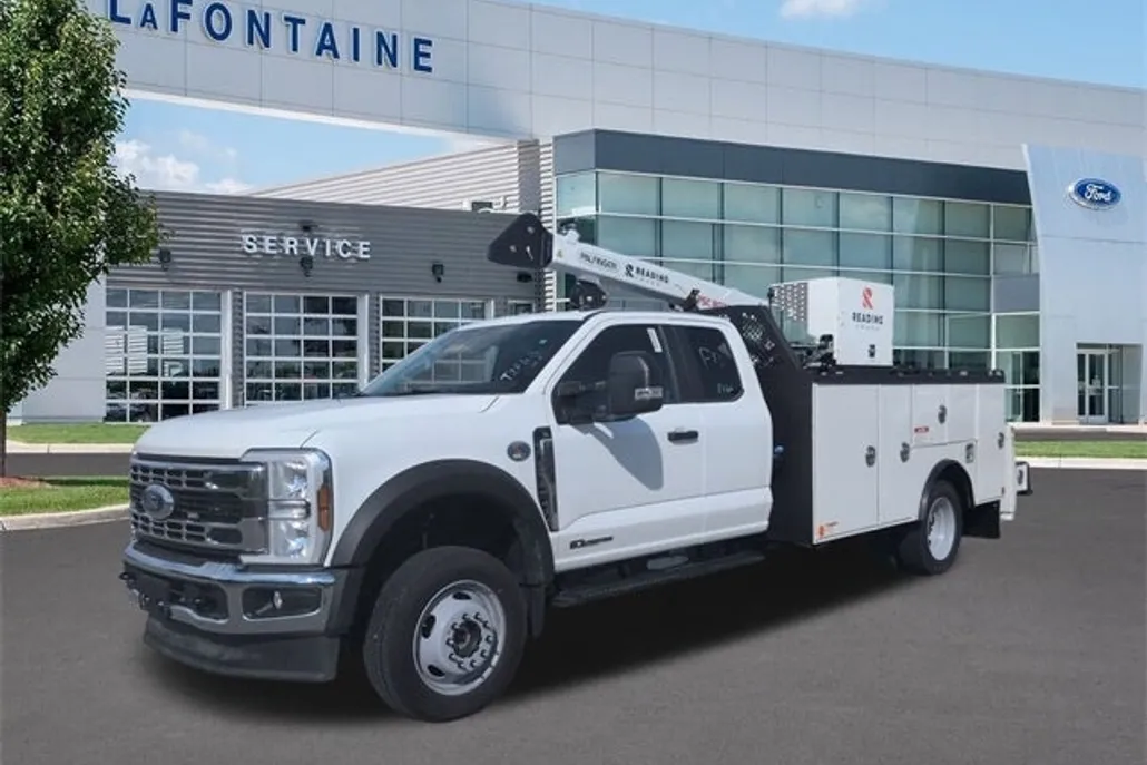 2025 Ford F-550 photo 1