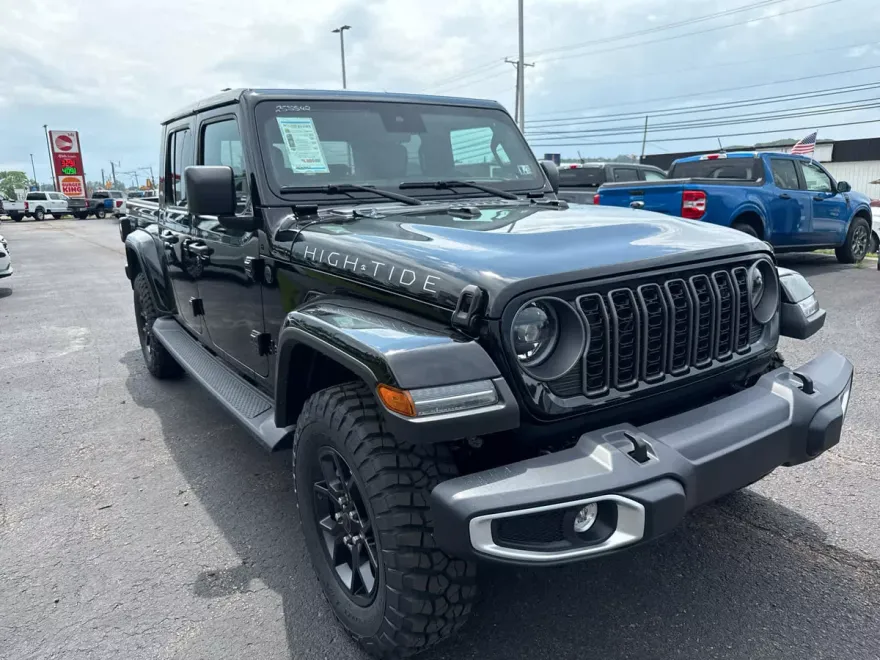 2025 Jeep Gladiator Sport photo 1