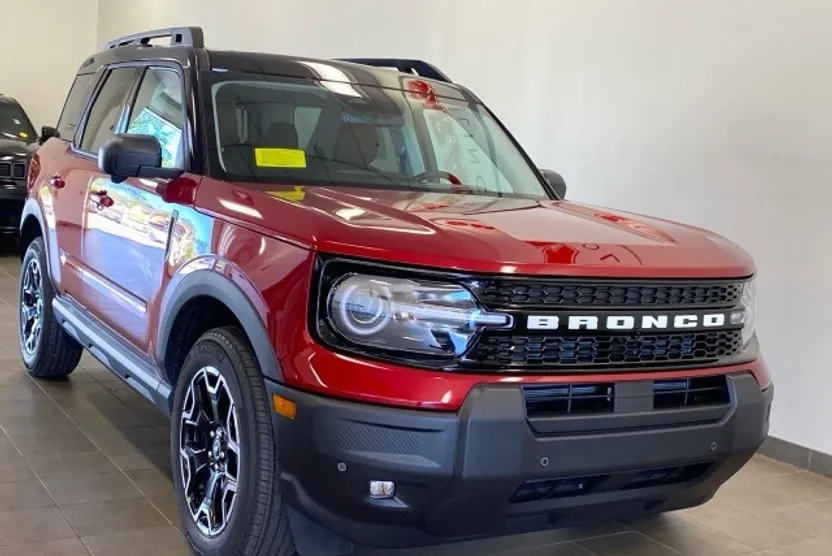 2025 Ford Bronco Sport Outer Banks photo 1