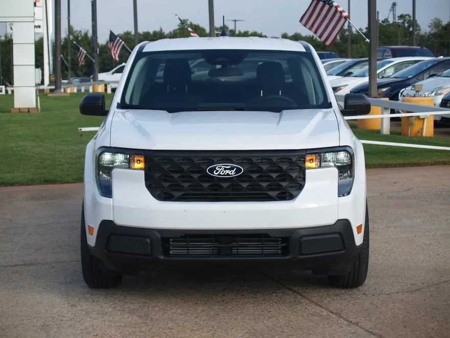 2025 Ford Maverick XL photo 1