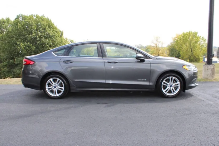 2018 Ford Fusion Hybrid S photo 1