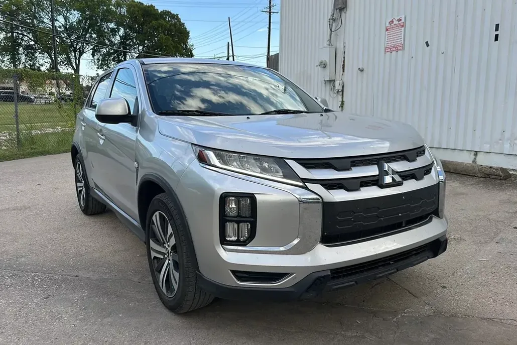 2020 Mitsubishi Outlander Sport photo 1
