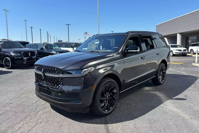 2025 Lincoln Navigator Reserve photo 1