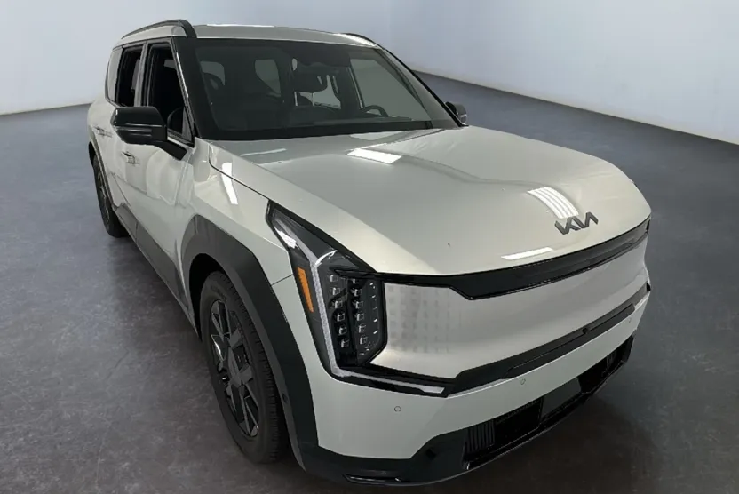 2026 Kia EV9 Land photo 1