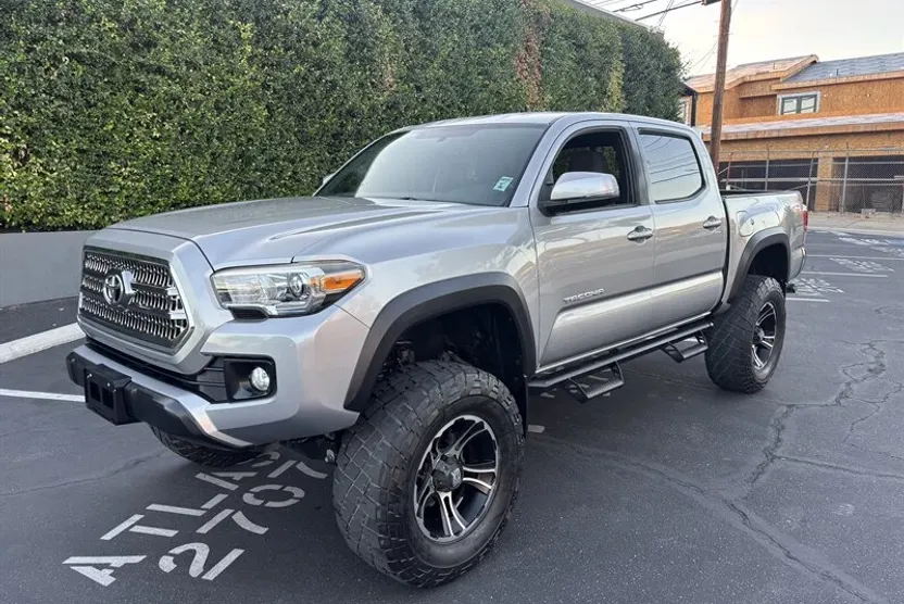 2017 Toyota Tacoma SR5 Sport TRD Pro photo 1