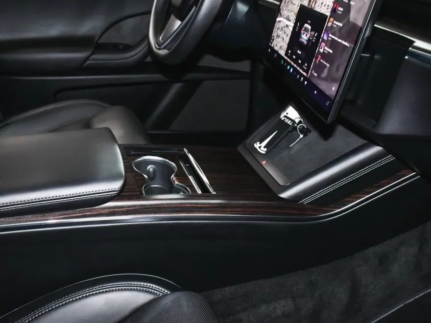 2024 Tesla Model X photo 43