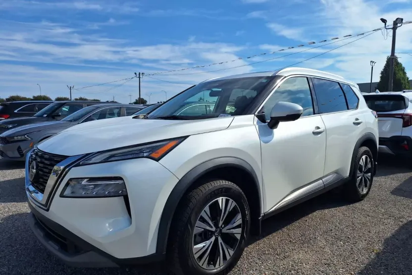 2021 Nissan Rogue SV photo 1