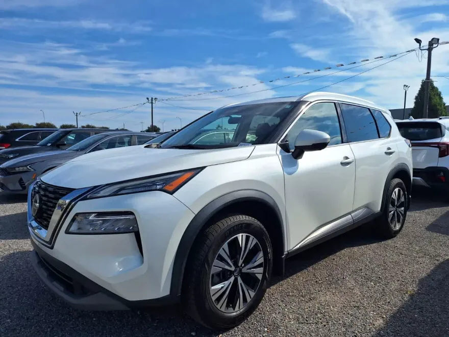2021 Nissan Rogue SV photo 1