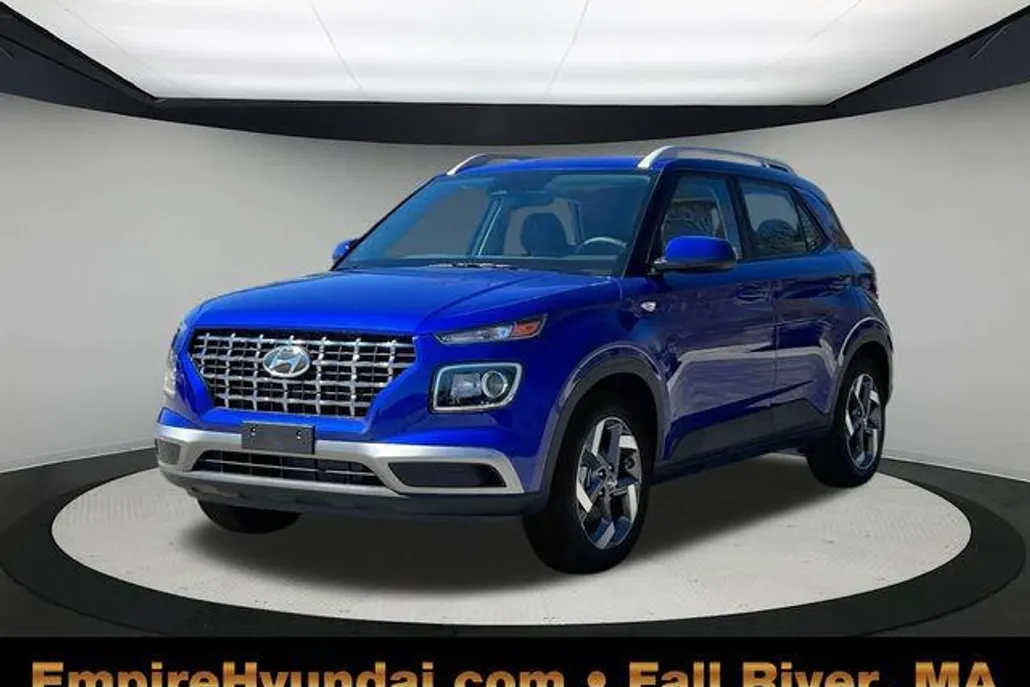 2025 Hyundai Venue SEL photo 1
