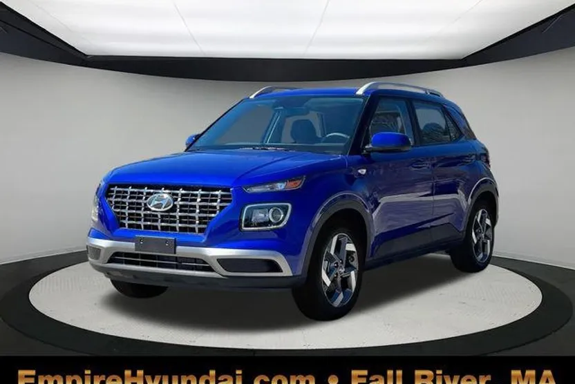 2025 Hyundai Venue SEL photo 1