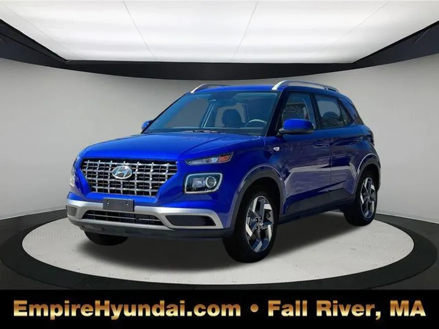 2025 Hyundai Venue SEL photo 1