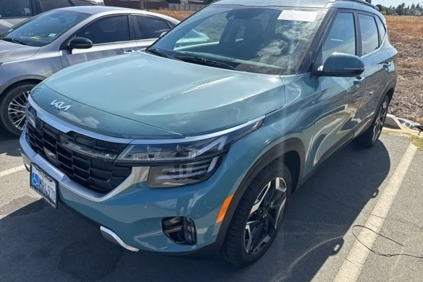 2024 Kia Seltos SX photo 1