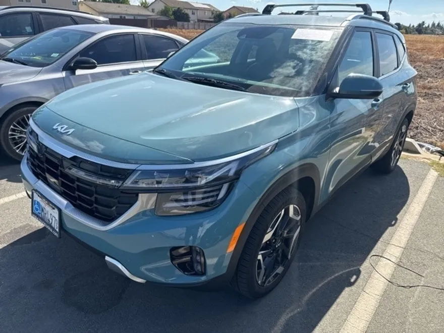 2024 Kia Seltos SX photo 1