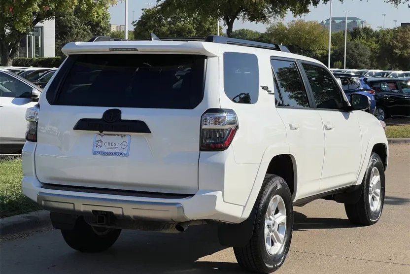 2023 Toyota 4Runner TRD Off-Road Premium photo 1