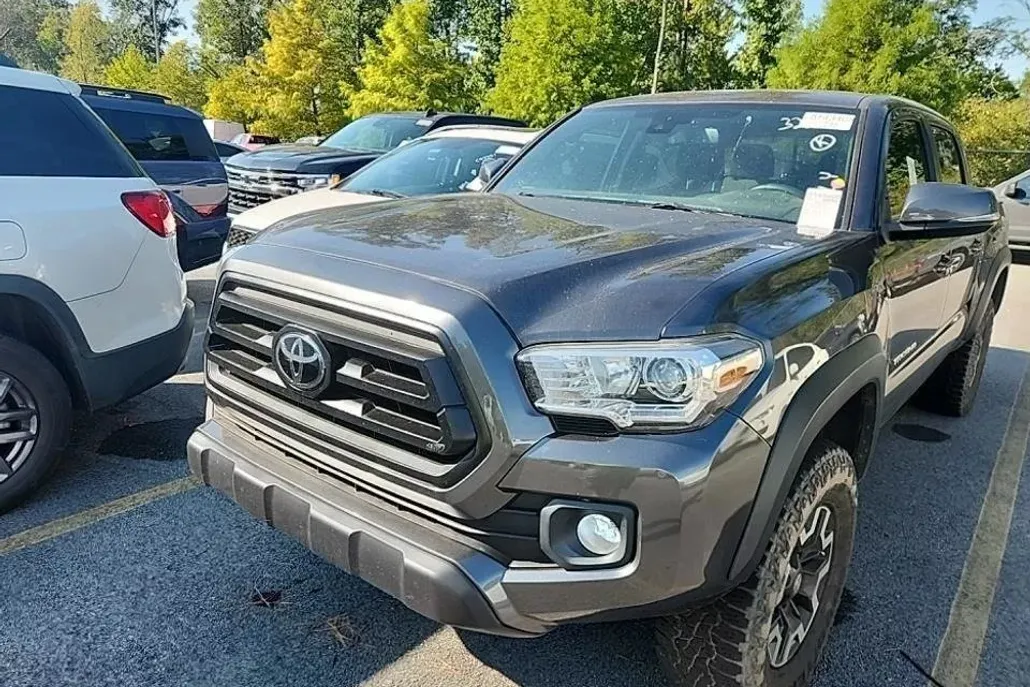 2020 Toyota Tacoma SR5 photo 1