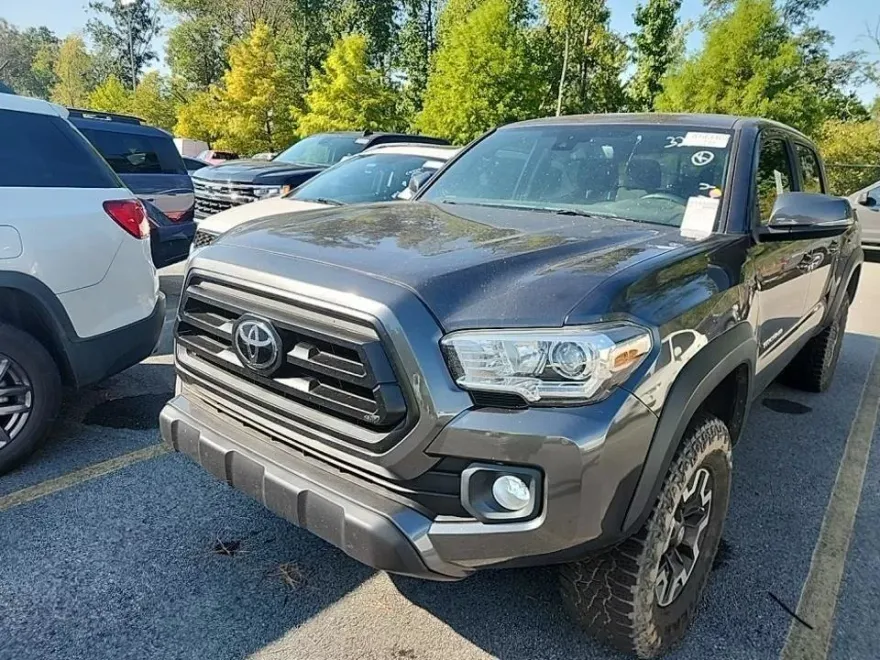 2020 Toyota Tacoma SR5 photo 1