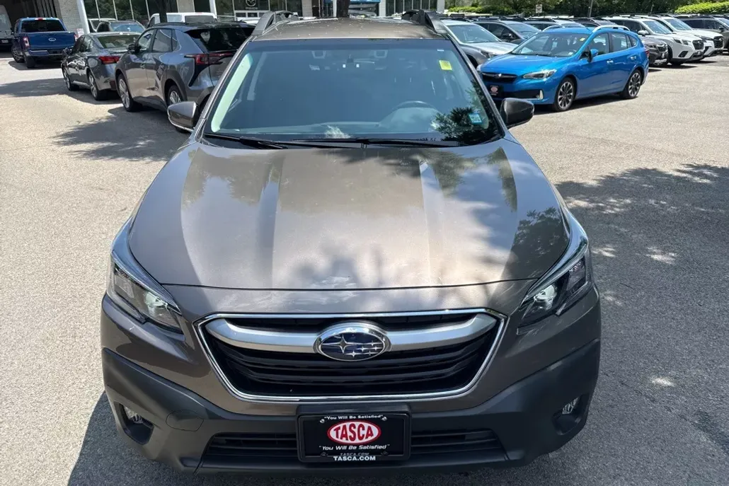 2022 Subaru Outback Premium photo 1