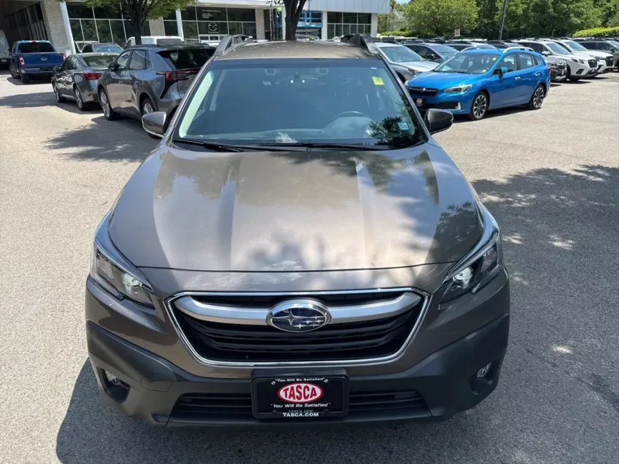 2022 Subaru Outback Premium photo 1