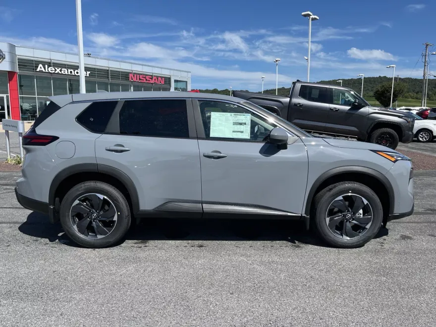 2026 Nissan Rogue SV photo 1
