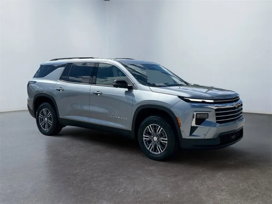 2026 Chevrolet Traverse photo 1